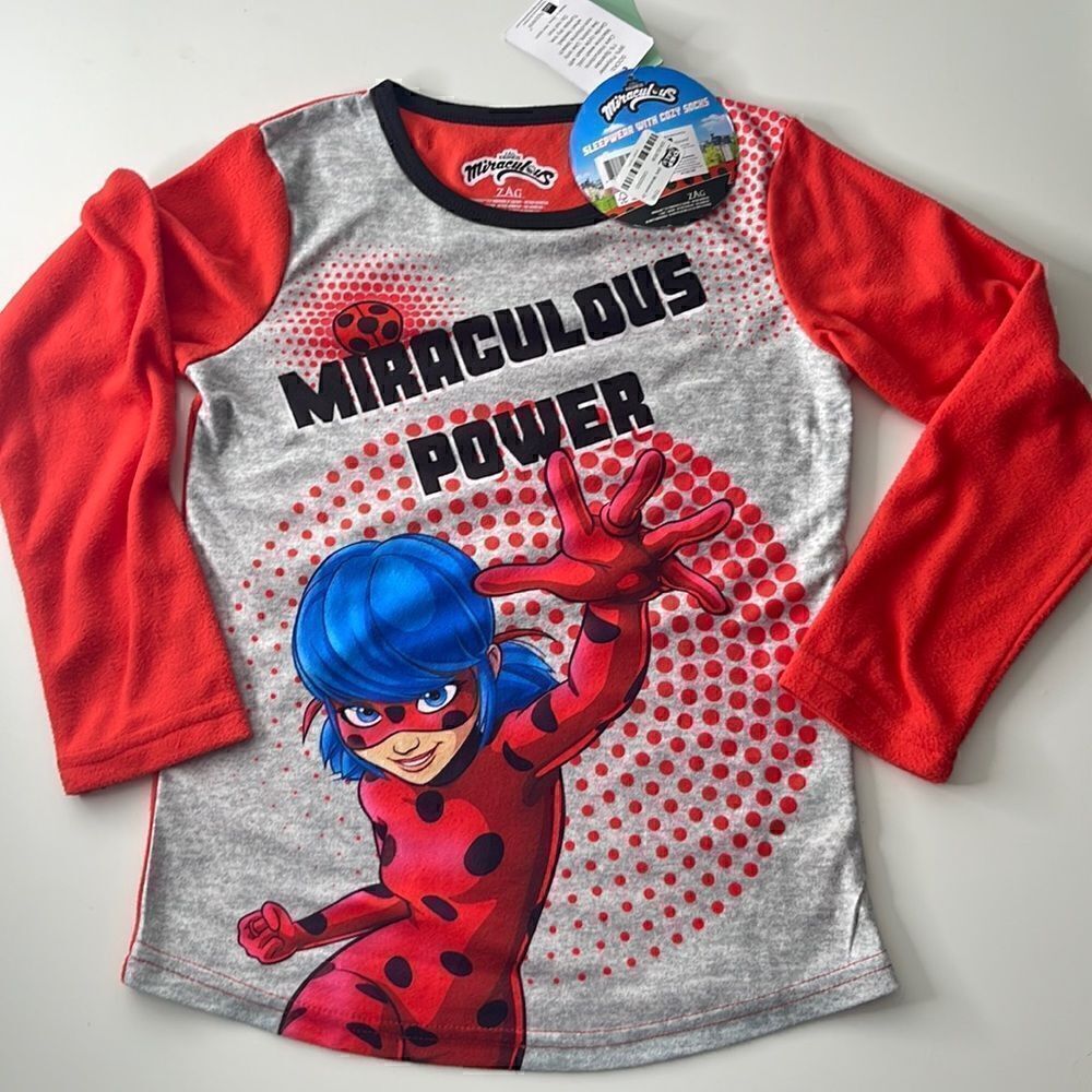 NWT Zag heroe z Miraculous pajama shirt.  Size M.  Size (7-8).